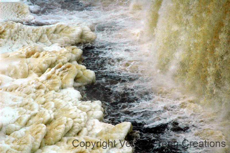 Upper Tahquamenon Falls